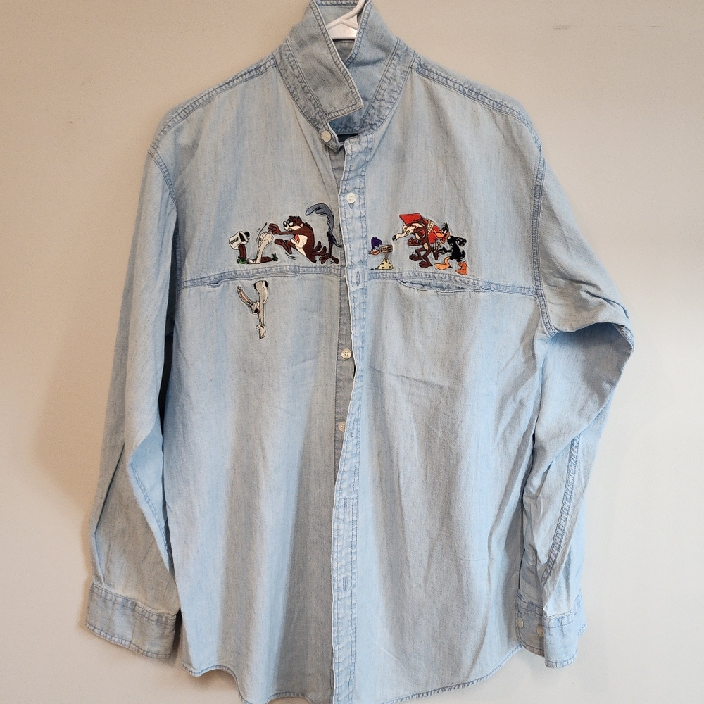 VTG Warner Bros. Light Blue Denim Shirt Looney Tunes Characters  Embroidery